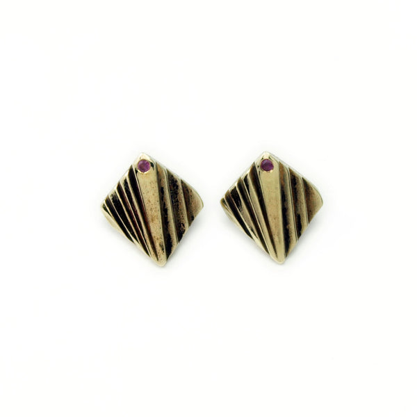 Mohs Lattice: Brass Studs Rhodolite